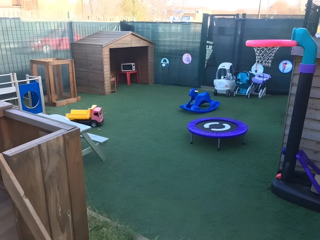 toddler side play area
